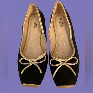 Never Worn - Heel the World Size 9 Ballet Slipper Flats